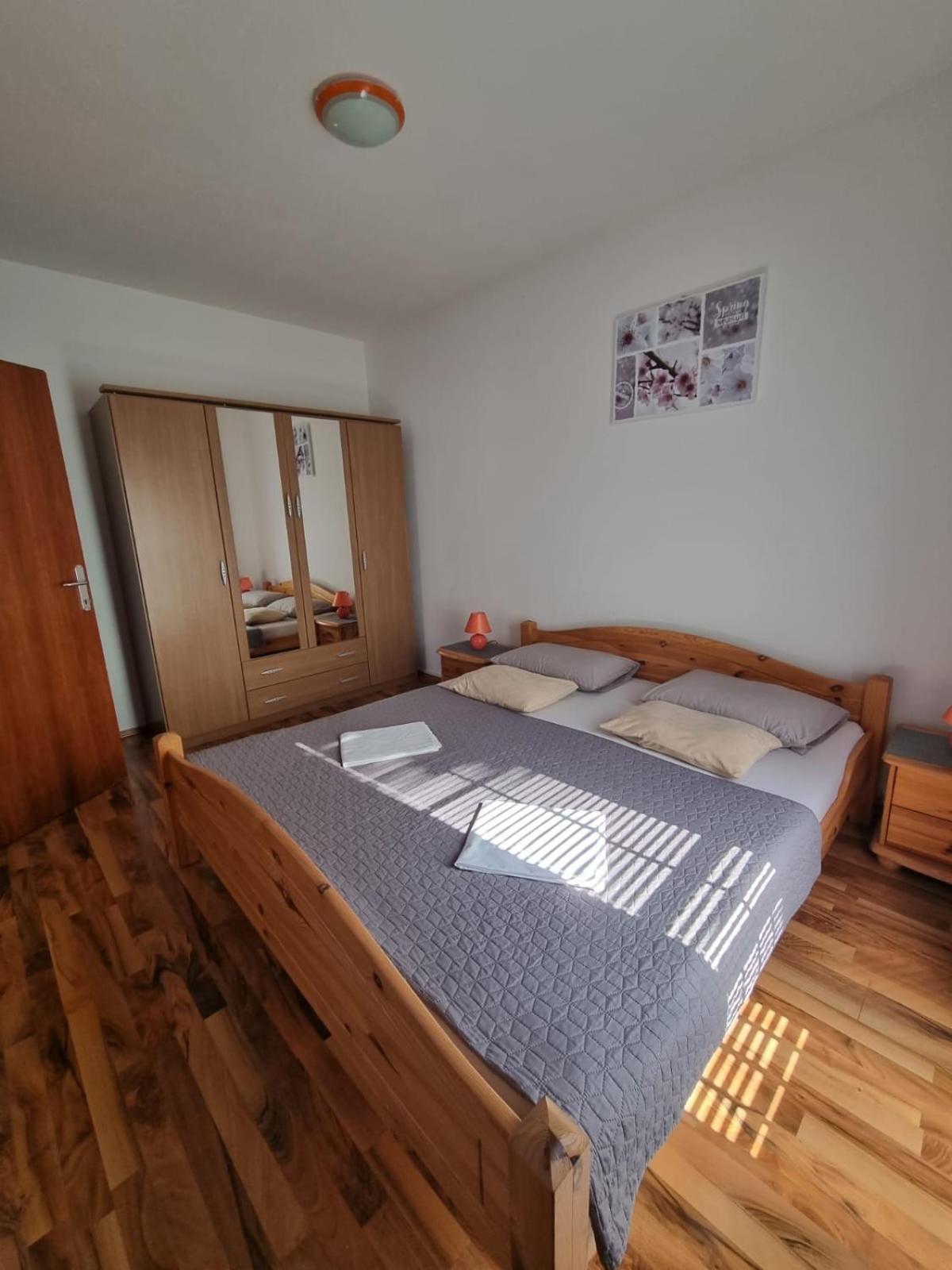 Ferienwohnung Santoni Vir Exterior foto