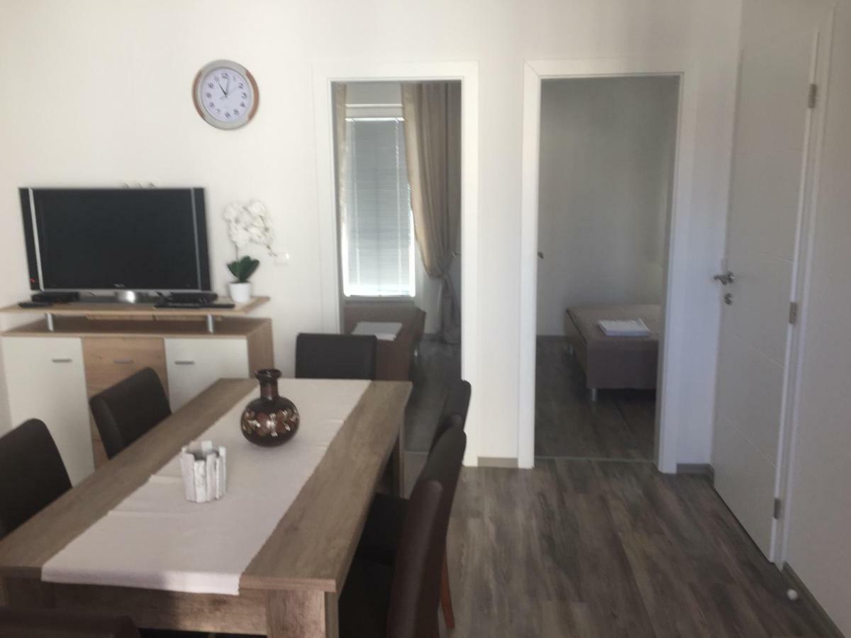 Ferienwohnung Santoni Vir Exterior foto