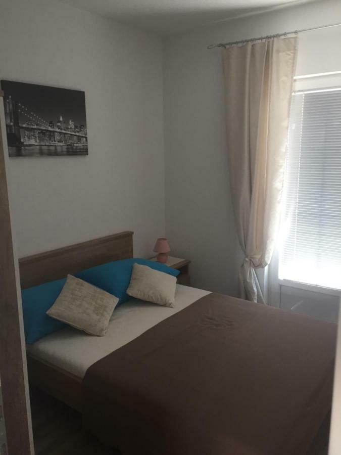 Ferienwohnung Santoni Vir Exterior foto